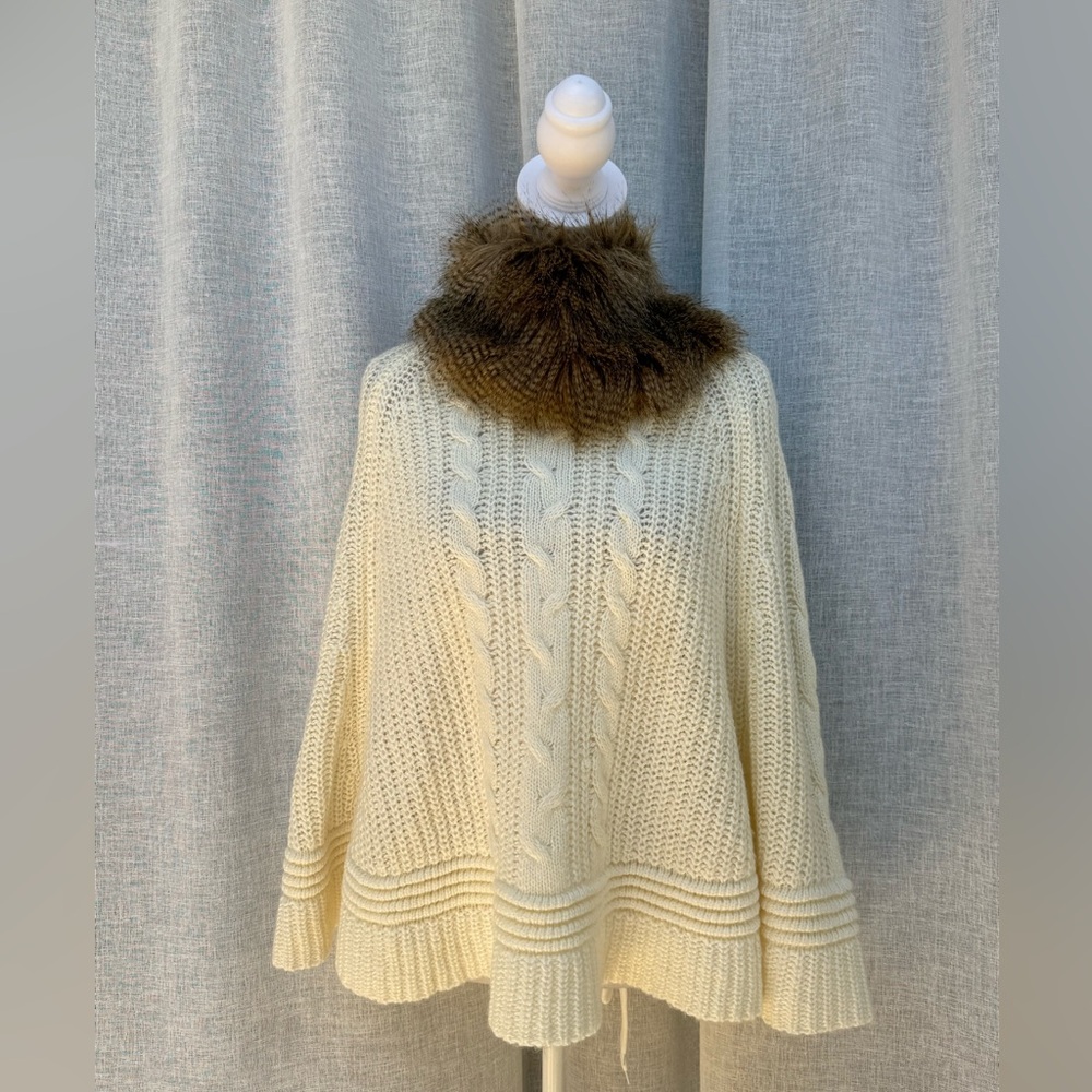 NWT Cache ivory braided knitted poncho with detachable faux fur neck collar